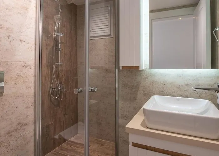 Merkezde Jakuzili Lueks - Ocekhomes Meva Apartmán *