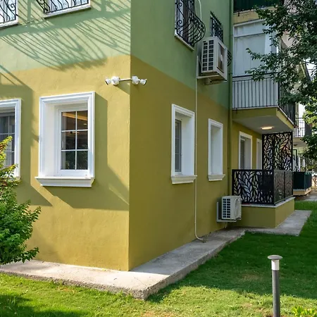 Merkezde Jakuzili Lueks - Ocekhomes Meva Fethiye